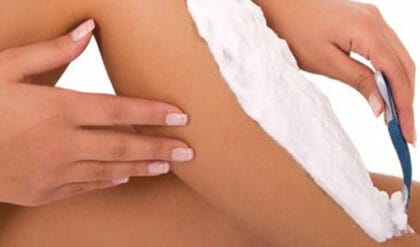 Como evitar pelos encravados na depilação com lâmina